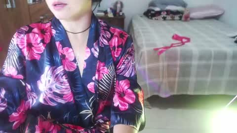 Snapshot of sexwwoman chatting on April 2026 08:15:01 PM CHIARA online show from April 2026 08:15:01 PM