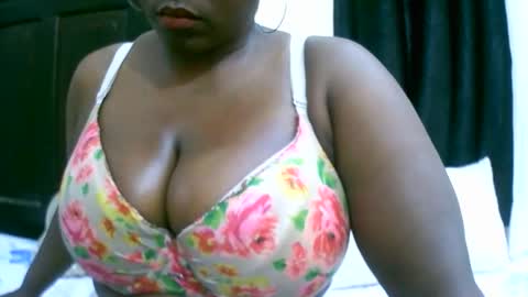 sexxi_ebony online show from October 2025 06:28:01 PM
