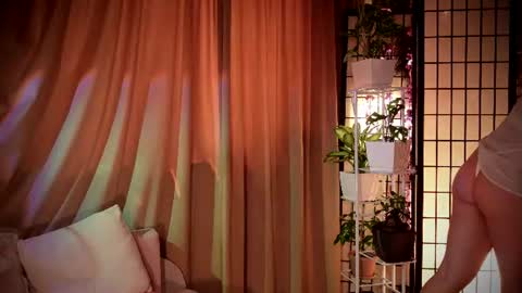 Snapshot of sexxy_vixen chatting on June 2026 12:20:01 PM Lexy online show from June 2026 12:20:01 PM
