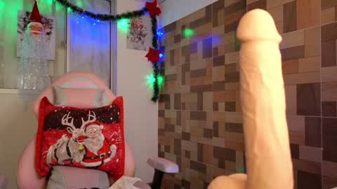  Angie   online show from December 2024 05:18:02 PM