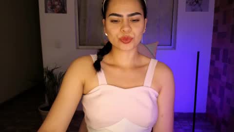  Angie   online show from February 2025 11:02:02 AM