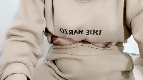 Snapshot of sexy8685 chatting on January 2026 01:43:01 AM sexy8685 online show from January 2026 01:43:01 AM