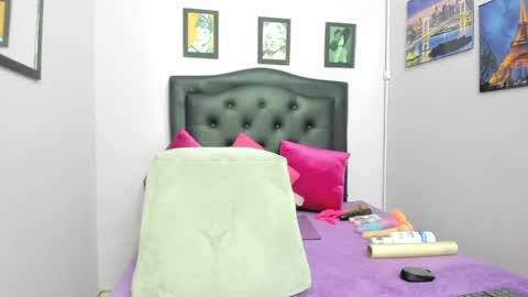 Snapshot of sexy_candy18x chatting on June 2026 12:05:02 AM sexy_candy18x online show from June 2026 12:05:02 AM