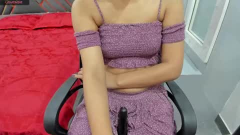 Snapshot of sexy_doll_1_ chatting on February 2025 11:46:02 PM Sexydoll online show from February 2025 11:46:02 PM
