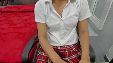 Snapshot of sexy_doll_1_ chatting on February 2025 08:00:01 PM Sexydoll online show from February 2025 08:00:01 PM