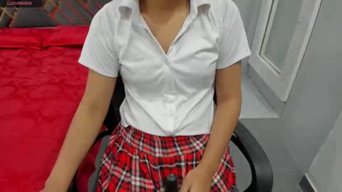 Snapshot of sexy_doll_1_ chatting on March 2025 08:38:01 AM Sexydoll online show from March 2025 08:38:01 AM