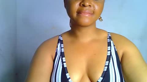 Snapshot of sexy_ebonygirl_ chatting on November 2025 11:48:01 PM Clara online show from November 2025 11:48:01 PM