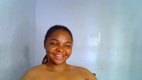 Snapshot of sexy_ebonygirl_ chatting on November 2025 07:21:02 AM Clara online show from November 2025 07:21:02 AM