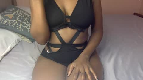 Snapshot of sexy_ellahh chatting on July 2026 07:27:01 PM Ellahh online show from July 2026 07:27:01 PM