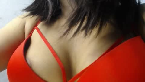 Snapshot of sexy_goddess_pet chatting on April 2026 01:50:01 AM Ella online show from April 2026 01:50:01 AM