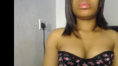 Snapshot of sexy_goddess_pet chatting on May 2026 06:26:04 PM Ella online show from May 2026 06:26:04 PM