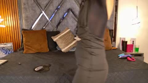 Dafne online show from November 2025 12:00:02 PM