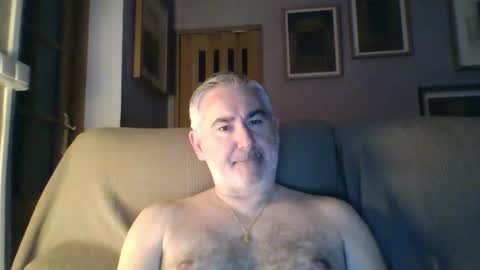 Snapshot of sexy_italiandaddy chatting on December 2024 05:48:01 PM Antonio online show from December 2024 05:48:01 PM