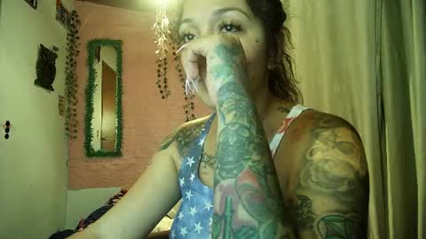 Snapshot of sexy_lolas chatting on June 2026 01:05:01 AM sexy lolas online show from June 2026 01:05:01 AM