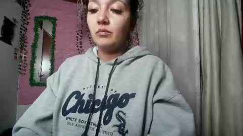 Snapshot of sexy_lolas chatting on June 2026 03:36:01 AM sexy lolas online show from June 2026 03:36:01 AM