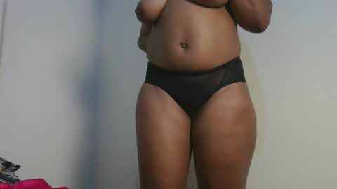 sexy_lyna online show from December 2025 09:27:02 AM