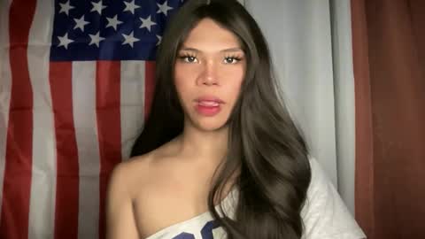 Snapshot of sexy_maevemorexxx chatting on April 2026 07:23:02 AM Nicole online show from April 2026 07:23:02 AM
