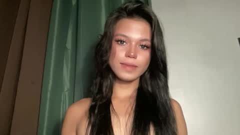 Snapshot of sexy_maevemorexxx chatting on May 2026 12:04:01 AM Nicole online show from May 2026 12:04:01 AM