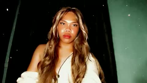 Snapshot of sexy_maevemorexxx chatting on May 2026 04:37:02 PM Nicole online show from May 2026 04:37:02 PM