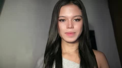 Snapshot of sexy_maevemorexxx chatting on May 2026 01:00:01 AM Nicole online show from May 2026 01:00:01 AM
