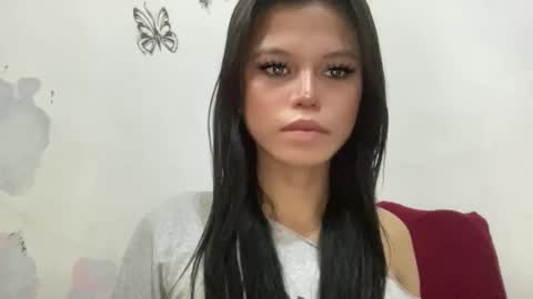 Snapshot of sexy_maevemorexxx chatting on May 2026 02:51:02 AM Nicole online show from May 2026 02:51:02 AM