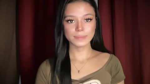 Snapshot of sexy_maevemorexxx chatting on May 2026 02:41:01 AM Nicole online show from May 2026 02:41:01 AM