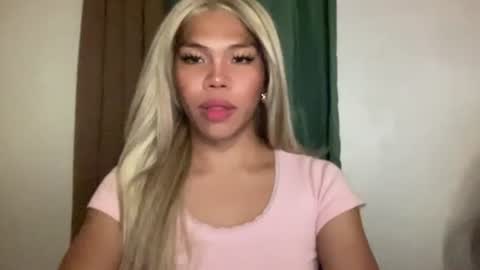 Snapshot of sexy_maevemorexxx chatting on May 2026 03:52:02 PM Nicole online show from May 2026 03:52:02 PM