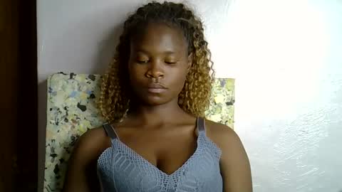 Molyne online show from January 2026 01:49:01 PM