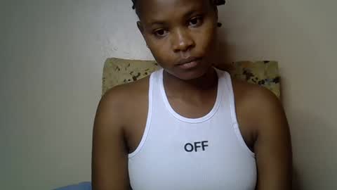 Snapshot of sexy_molyne chatting on May 2026 04:31:01 AM Molyne online show from May 2026 04:31:01 AM