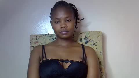 Snapshot of sexy_molyne chatting on May 2026 05:51:01 PM Molyne online show from May 2026 05:51:01 PM