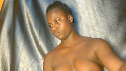 Snapshot of sexy_petitqueen chatting on May 2026 04:29:02 AM sexy_petitqueen online show from May 2026 04:29:02 AM