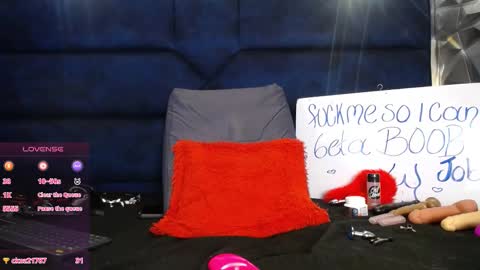 karoline online show from December 2025 04:08:01 AM