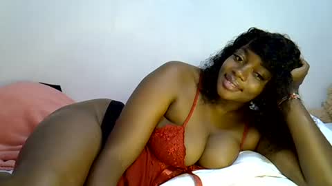 Snapshot of sexy_siera chatting on July 2026 01:00:01 AM laura online show from July 2026 01:00:01 AM