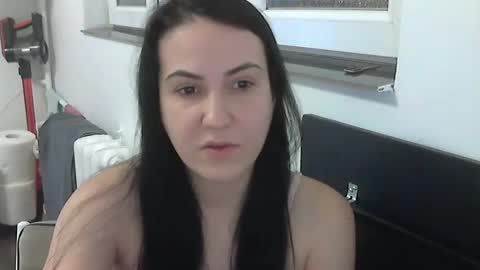 Snapshot of sexy_slimm25 chatting on February 2025 09:31:02 PM Slimm online show from February 2025 09:31:02 PM