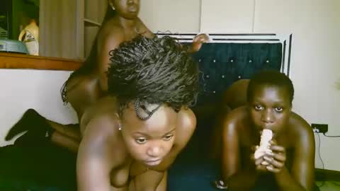 sexy_tecla online show from November 2025 01:00:02 AM