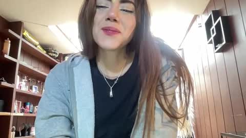 Snapshot of sexyaliceskay chatting on December 2025 05:08:02 PM Alice Skay online show from December 2025 05:08:02 PM