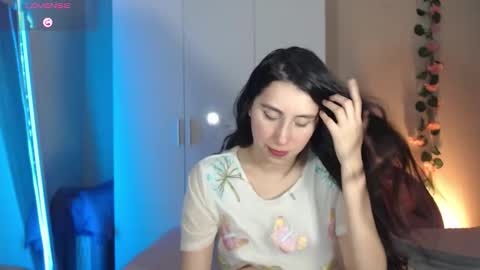 Snapshot of sexyasstime_1718 chatting on October 2025 09:23:02 PM Alice online show from October 2025 09:23:02 PM