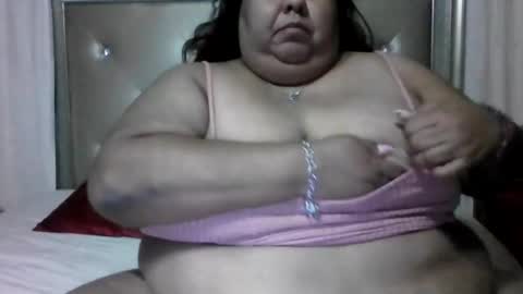 Snapshot of sexybbwqueen83 chatting on March 2026 07:01:02 AM sexybbwqueen83 online show from March 2026 07:01:02 AM