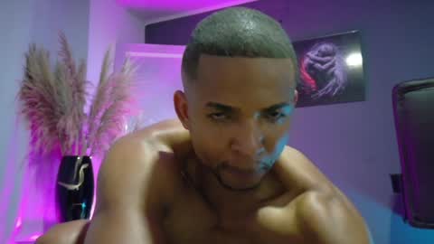 Snapshot of sexyblack1993 chatting on December 2024 12:02:01 AM sexyblack online show from December 2024 12:02:01 AM