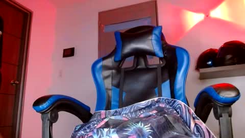 Snapshot of sexyboy_bigclit chatting on July 2026 10:18:01 AM Iker online show from July 2026 10:18:01 AM