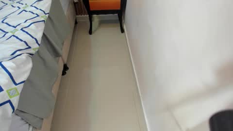 SARAH  online show from November 2025 09:25:02 PM