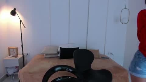 chanell and yina online show from January 2025 12:31:01 PM