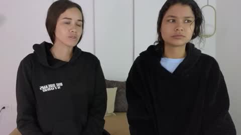 chanell and yina online show from September 2025 01:15:02 PM