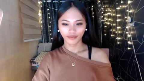 Miss Cheng online show from November 2025 02:39:02 PM