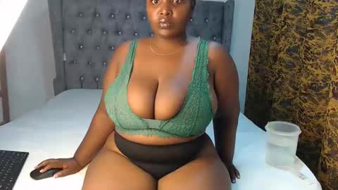 Snapshot of sexychocco_ chatting on January 2025 07:15:01 PM sexychocco online show from January 2025 07:15:01 PM