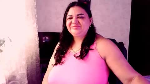 Snapshot of sexydollywoman chatting on November 2025 08:28:01 AM sexydollywoman online show from November 2025 08:28:01 AM