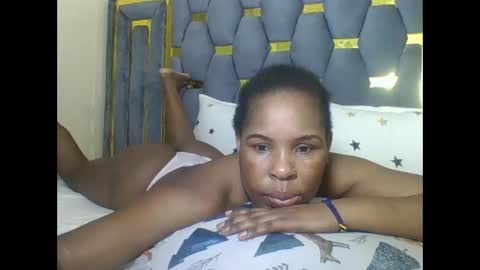 Snapshot of sexyebonygal chatting on October 2025 07:40:02 AM QUINTER online show from October 2025 07:40:02 AM