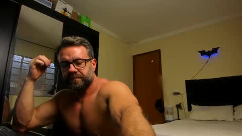 chris online show from October 2025 06:54:01 PM