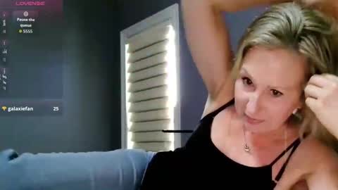 Snapshot of sexyfloridamilf chatting on May 2026 02:22:01 PM LisaisLuscious online show from May 2026 02:22:01 PM