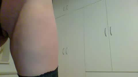 Snapshot of sexyfootlady chatting on December 2024 04:37:01 PM sexyfootlady online show from December 2024 04:37:01 PM